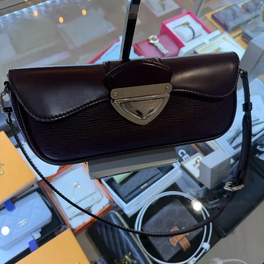 [정품] 루이비통 에삐 몽테뉴 백