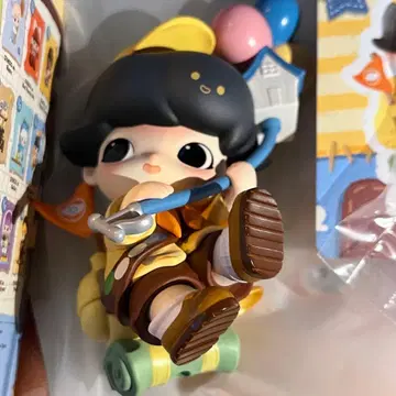 POPMART DIMOO WORLD PIXAR 러셀 피규어