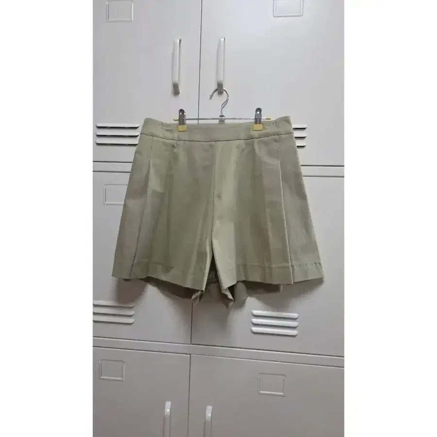 핀턱 뒷밴딩 팬츠 - 카키 베이지