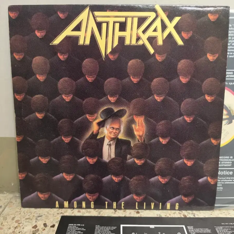 앤스렉스 3집 Among the Living LP