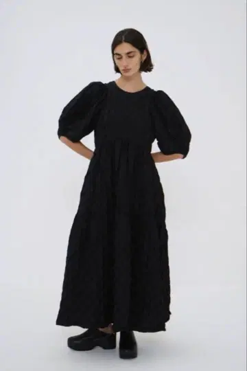최종 가격 인하입니다 CLANE BOMB ONEPIECE 클라네 원피스