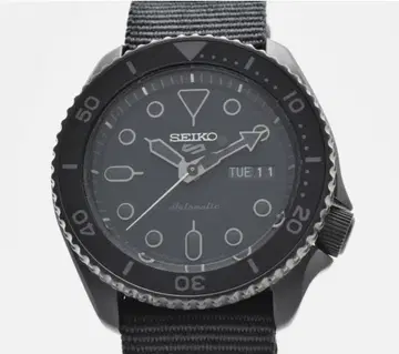 [ 새상품급 ] 희소 올 블랙 SEIKO 5 Sports SBSA025