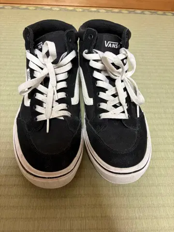 VANS 스니커즈 미드컷 블랙 화이트