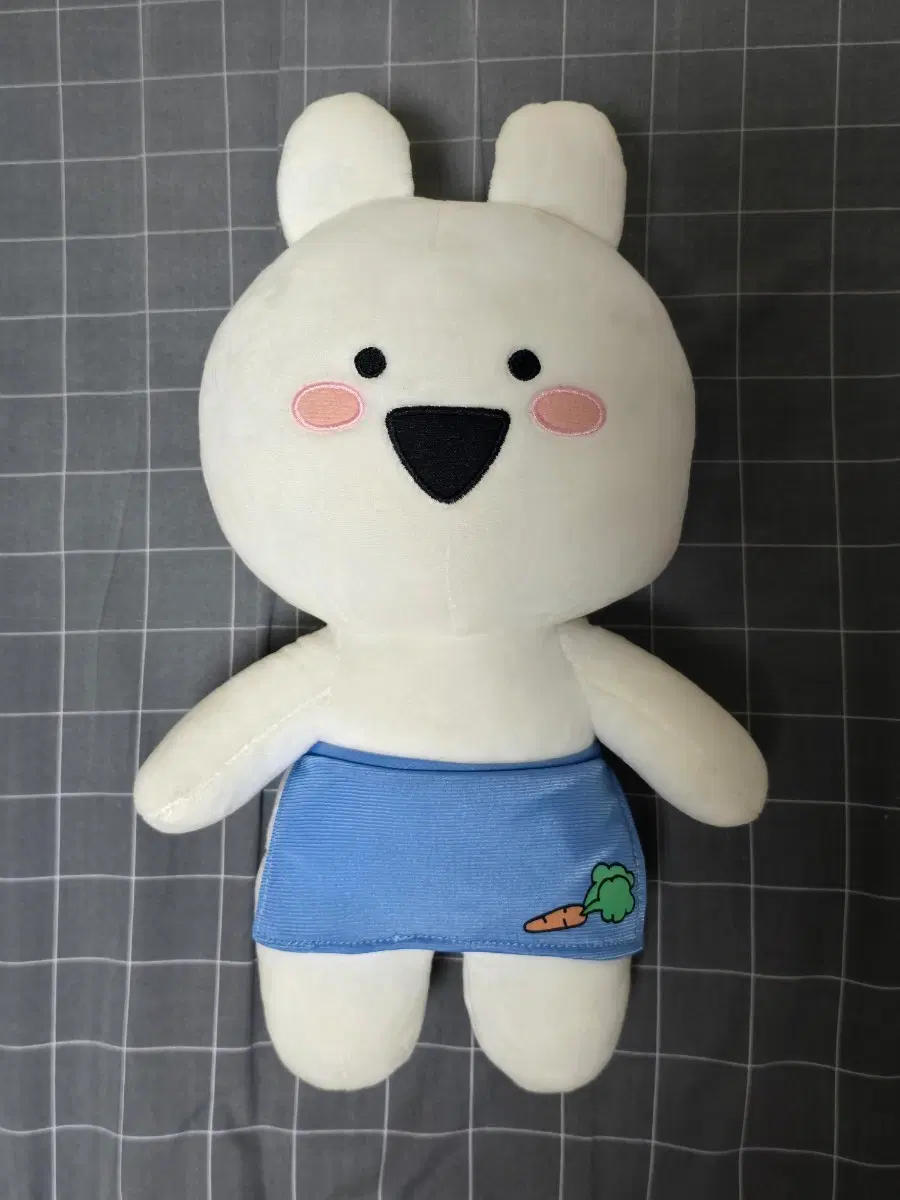 오버액션토끼 인형