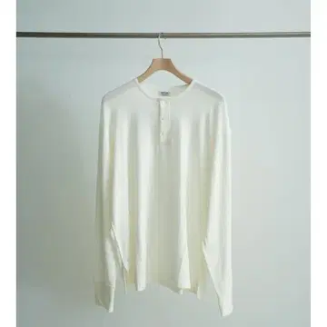극미품 [ maatee&sons ] 실크 피케 헨리 티
