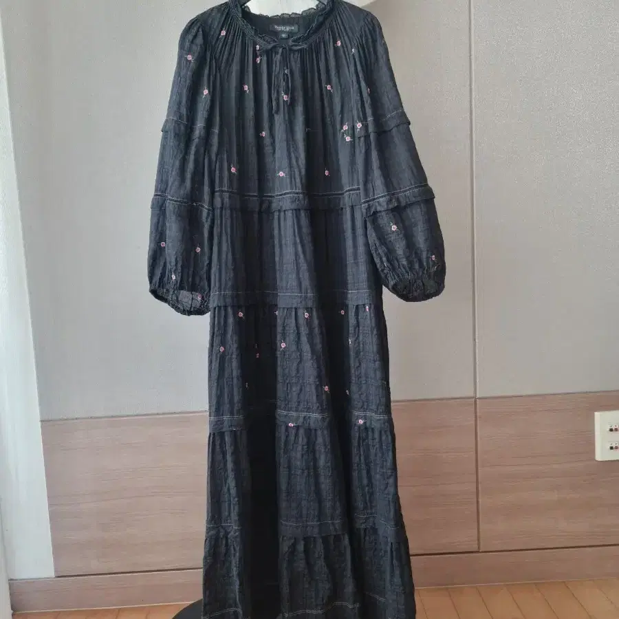써스데이아일랜드 자수 믹스 플레어 원피스