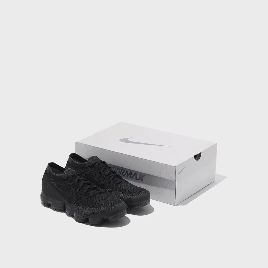 NIKE sneakers 285mm
