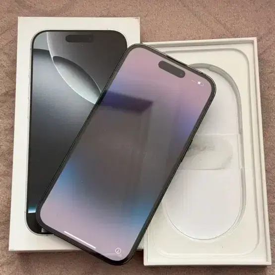 아이폰 15 Pro 블랙 티타늄 S급 풀박스 128gb 급처