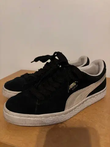 PUMA SUEDE 블랙 화이트 스니커즈