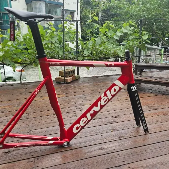 티원 직거래 조건으로 105에 판매합니다