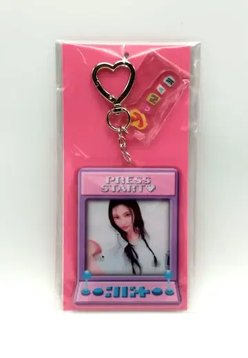 ILLIT PRESS START in JAPAN YUNAH ACRYLIC KEY HOLDER