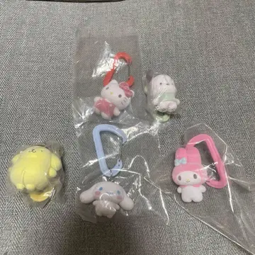 산리오 캐릭터즈 컬러풀 카라비너 마스코트 참 가챠 컴프