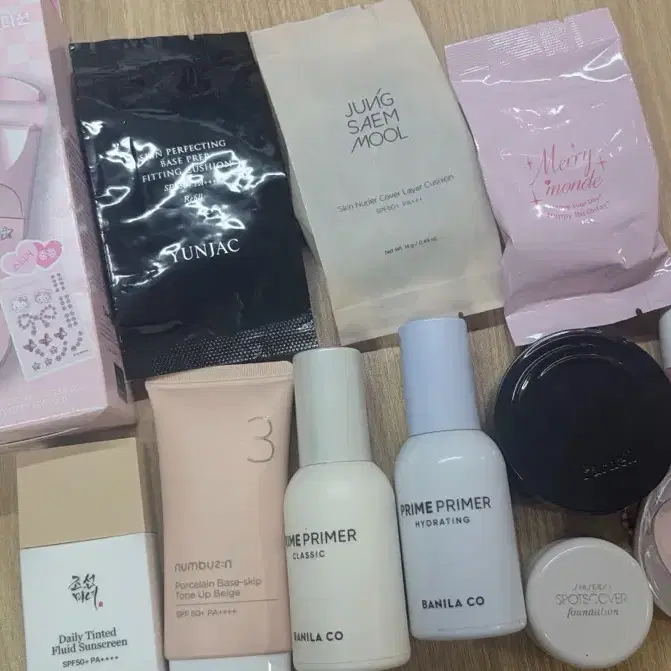 새상품 또는 3번 미만 사용한 화장품