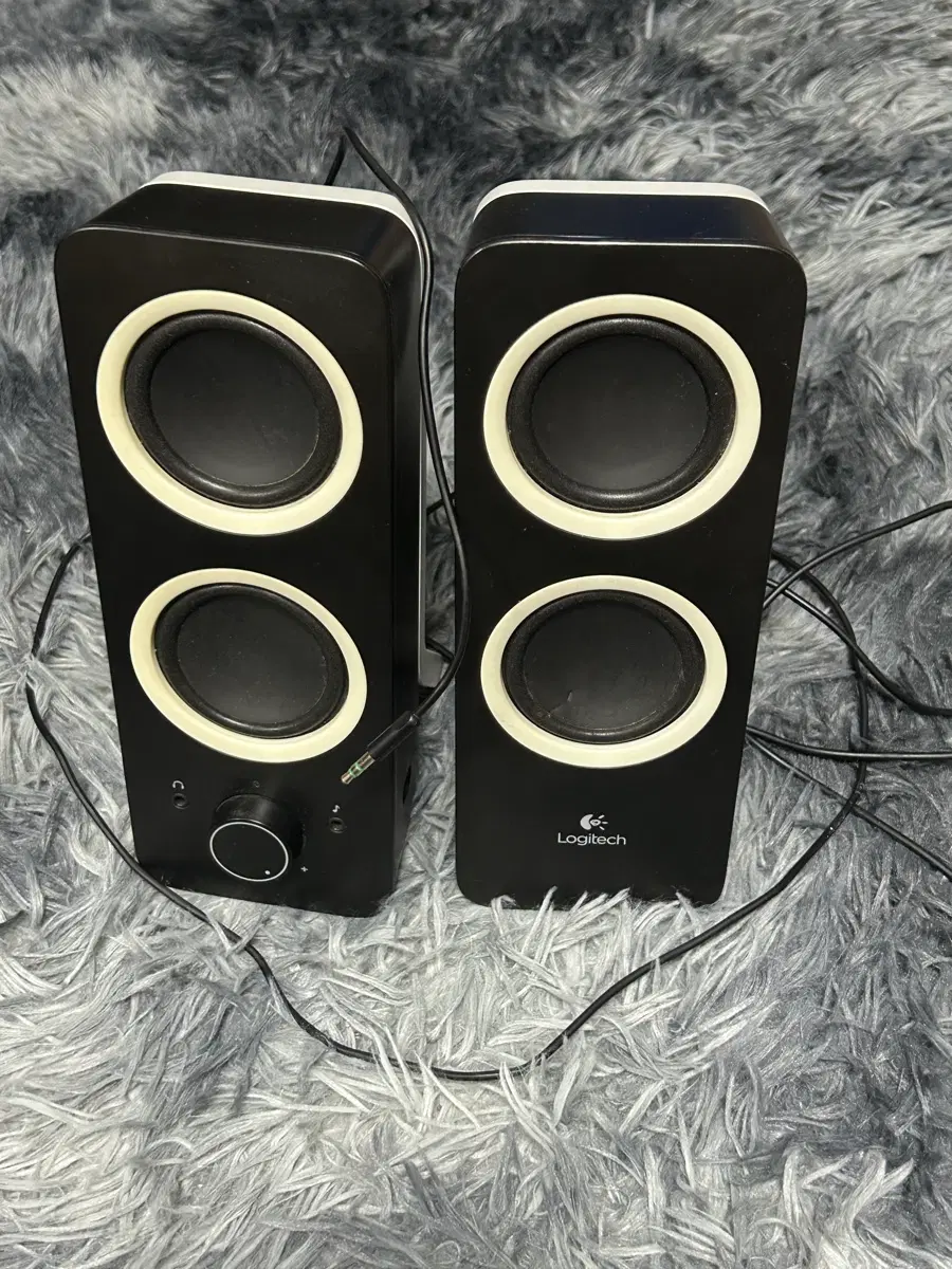 로지텍 스피커 z200