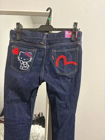 EVISU 헬로키티 데님 팬츠 26 x 32