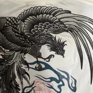 초 레어 택 포함 새상품 카라쿠리타마시 이키 봉황 자수 벚꽃 프린트 일본풍 패턴 T셔츠 화이트 L
