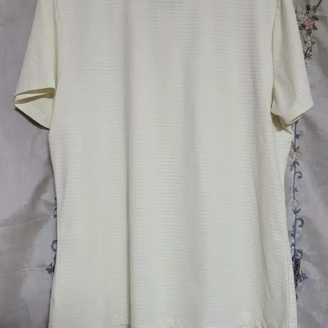 몽벨 화이트 포켓 반팔티 XL