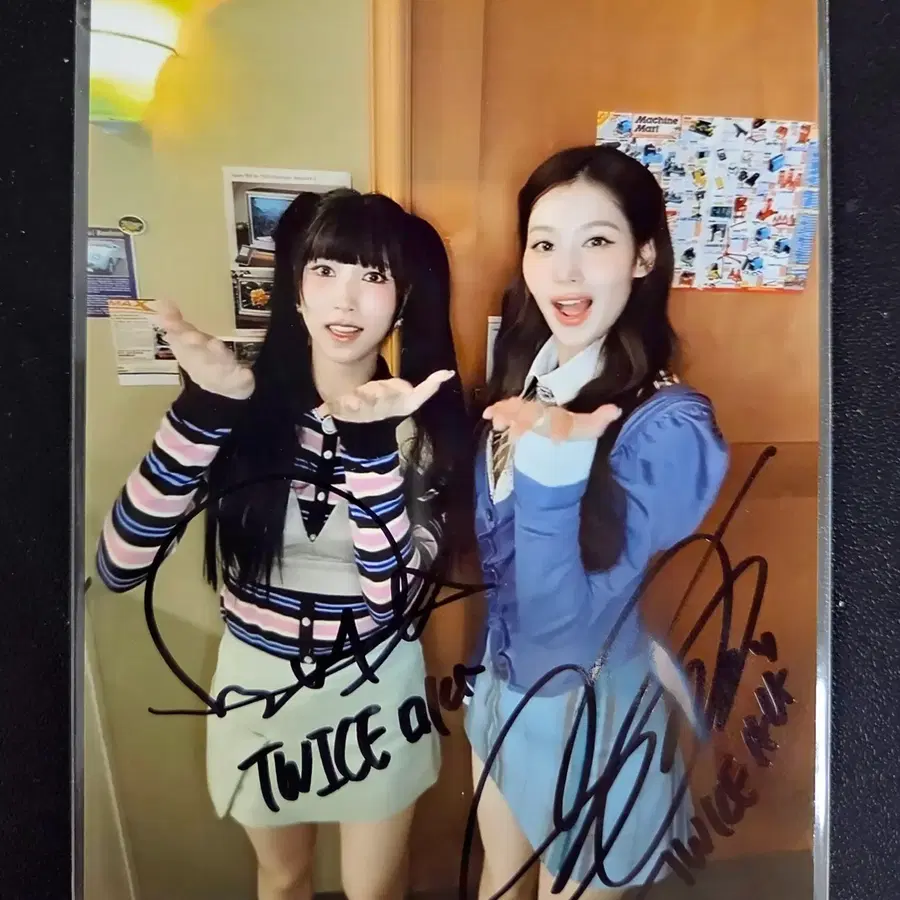 트와이스 미나 사나 친필 싸인 사진 판매