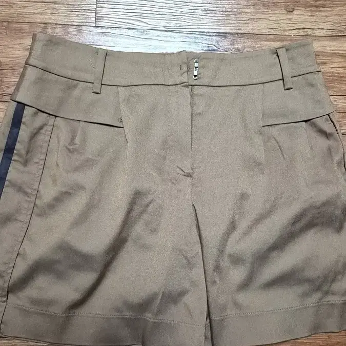 베이지색 숏팬츠 27사이즈