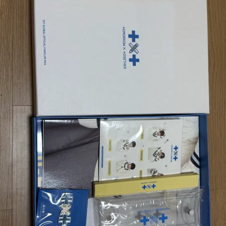 투모로우바이투게더 TXT 글로벌 공식 팬클럽 MOA 키트
