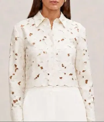 [ 미사용 새상품 ] ZARA 컷워크 레이스 상의 화이트 카라 부착 긴팔 꽃무늬 고급 XS