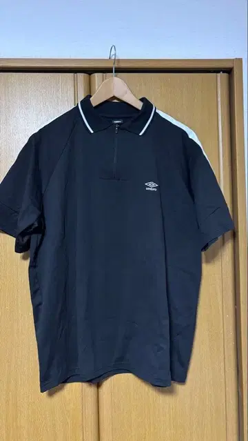 UMBRO AWAY DAYS 하프 지퍼 피케 셔츠 블랙 M-L