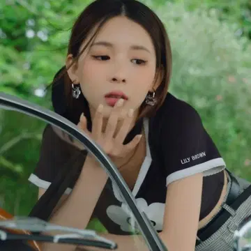 [ LILY BROWN x MARY QUANT ] 데이지 귀찌 클리어