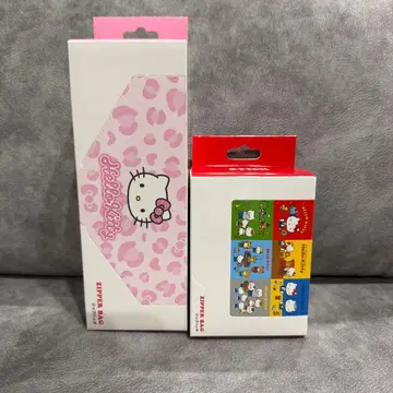 HELLO KITTY 키티 3COINS 지퍼백