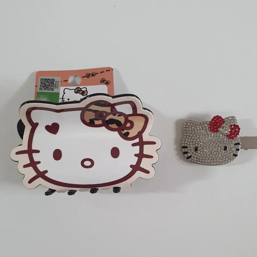 [SALE] 헬로키티 큐빅 얼굴 집게핀 2종 일괄