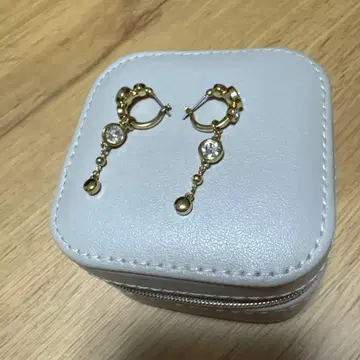 스와로브스키 큐빅 귀걸이