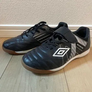 [ 새상품급 ] 엄브로 축구 트레이닝 슈즈 21.5cm ACCERATOR