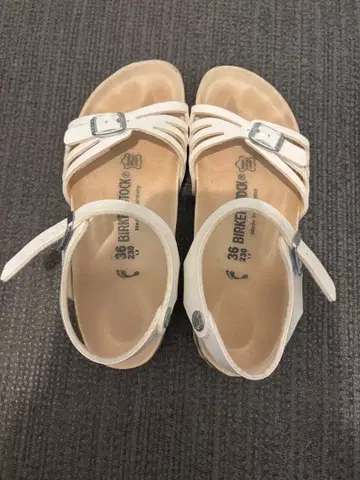BIRKENSTOCK 컴포트 샌들 화이트 사이즈 36