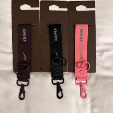 나이키 SKIMS 우먼 키체인