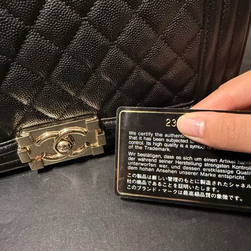 샤넬 보이샤넬 캐비어 미듐 블랙 샴골 사진 5