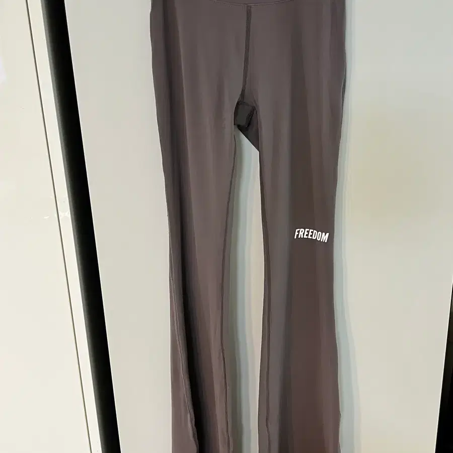 프리덤 여성 부츠컷 레깅스 S