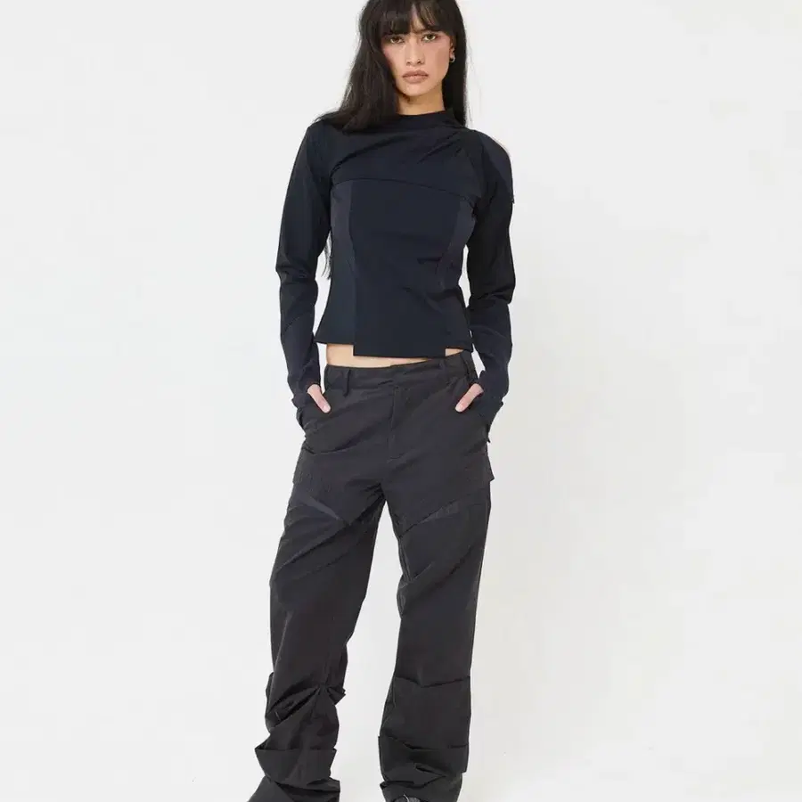 Wettag/ STITCHED FLAP PANEL TUCK PANTS