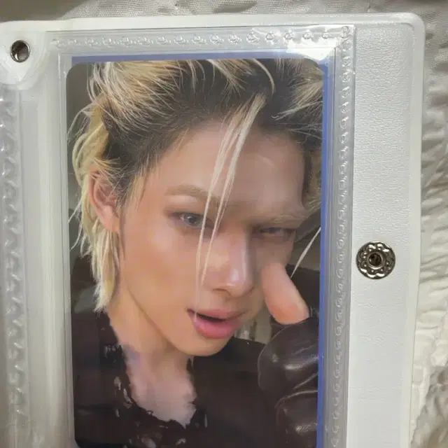 ์ํ์ดํ ๋ํค ํํ ํฌ์นด
