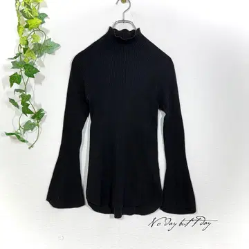 마메 크로고우치 x 유니클로 리브 니트 하이넥 플레어 슬리브 블랙 S