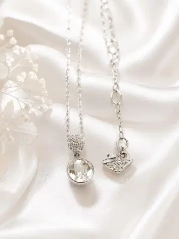 새상품급 Swarovski 스와로브스키 크리스탈 파베 목걸이