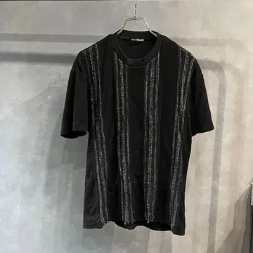 이세이 미야케 멘 스트라이프 패턴 반팔 티셔츠 블랙