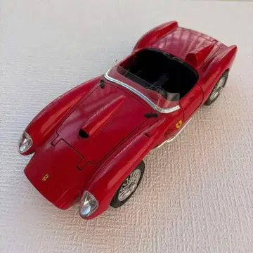 CMC 페라리 250 TESTA ROSSA (1957) 1/18