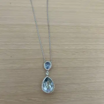 Swarovski 드롭 펜던트 목걸이