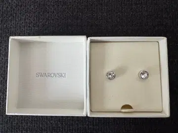 [새상품급] SWAROVSKI 스와로브스키 싱글 볼 크리스탈 귀걸이 상자, 샵 봉투 포함