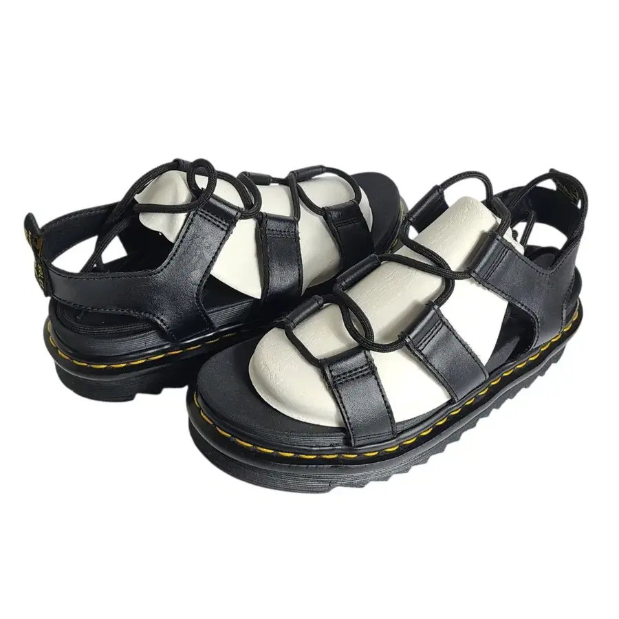 240-245) Dr.martens 닥터마틴 나틸라 샌들 블랙