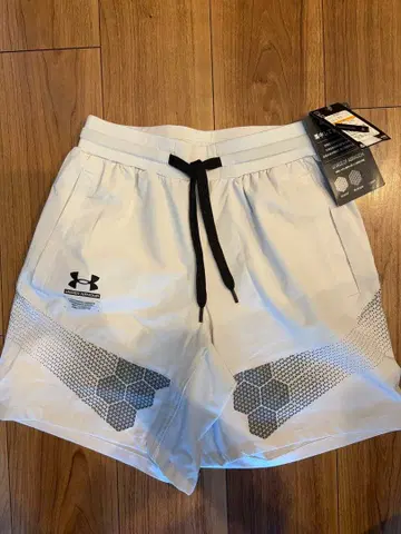 Under Armour 남성용 숏팬츠 화이트 SM