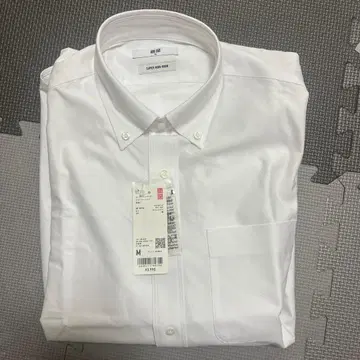 미사용 새상품 UNIQLO 슈퍼 논아이론 저지 셔츠 화이트