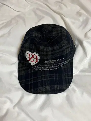 ILLIGO 하트 레터 볼캡 체크 네이비