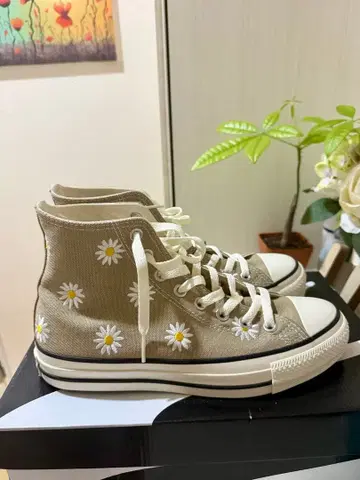 데이지 자수 하이컷 스니커즈 25cm 새상품급