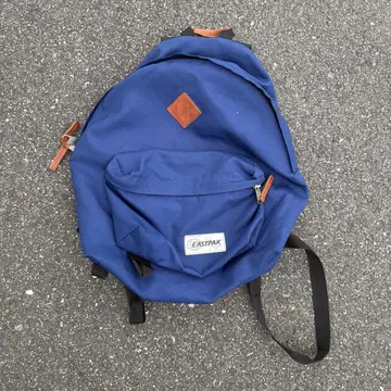 EASTPAK 백팩 네이비 가죽 악센트