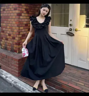 Bibiy 프릴 롱 원피스 블랙